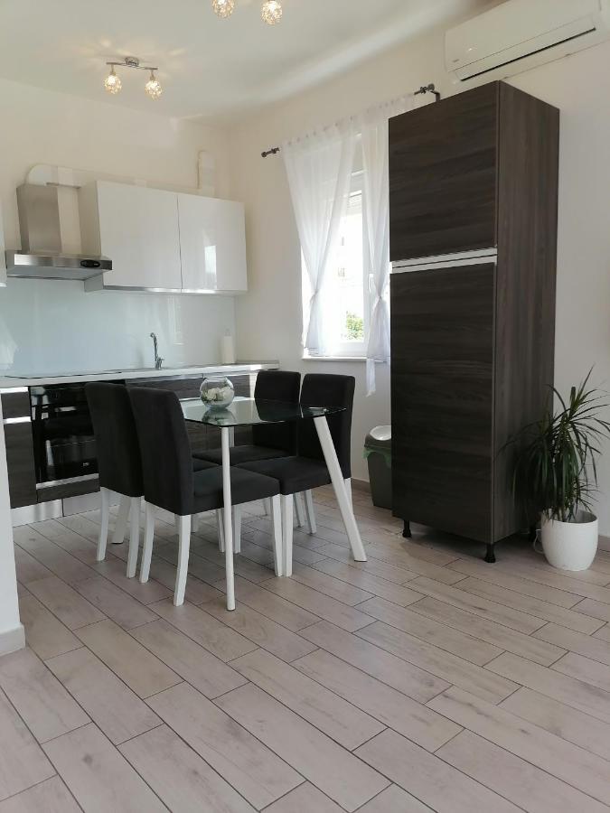 Sweet Apartment *